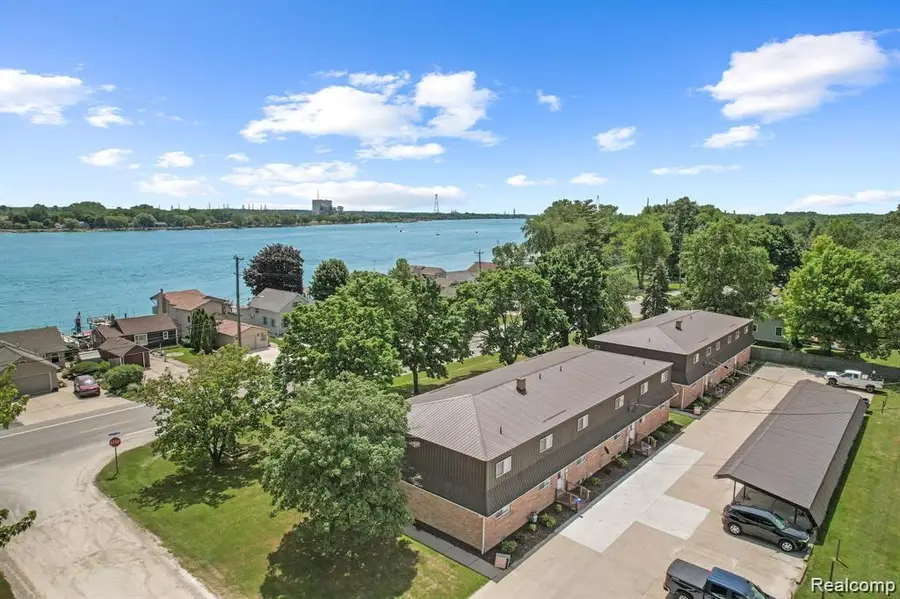 1627 S Riverside Avenue, Saint Clair, MI 48079 - Image #2