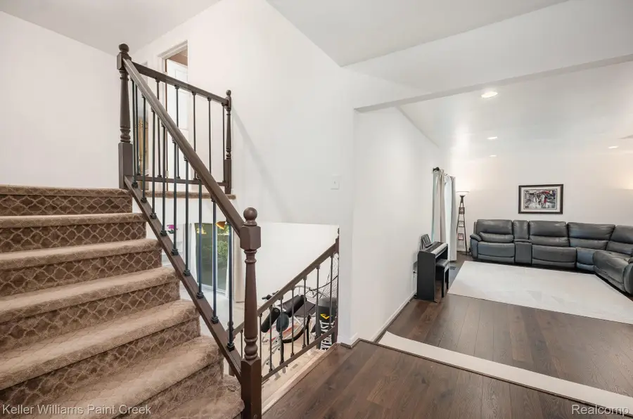 6545 Post Oak Drive, West Bloomfield, MI 48322 - Image #2