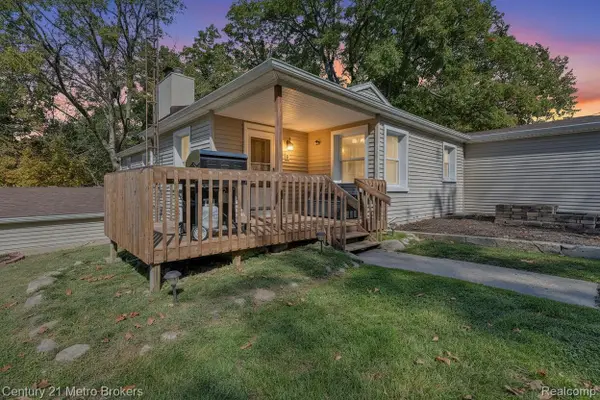 5300 Atlas Road, GrandBlanc, MI 48439