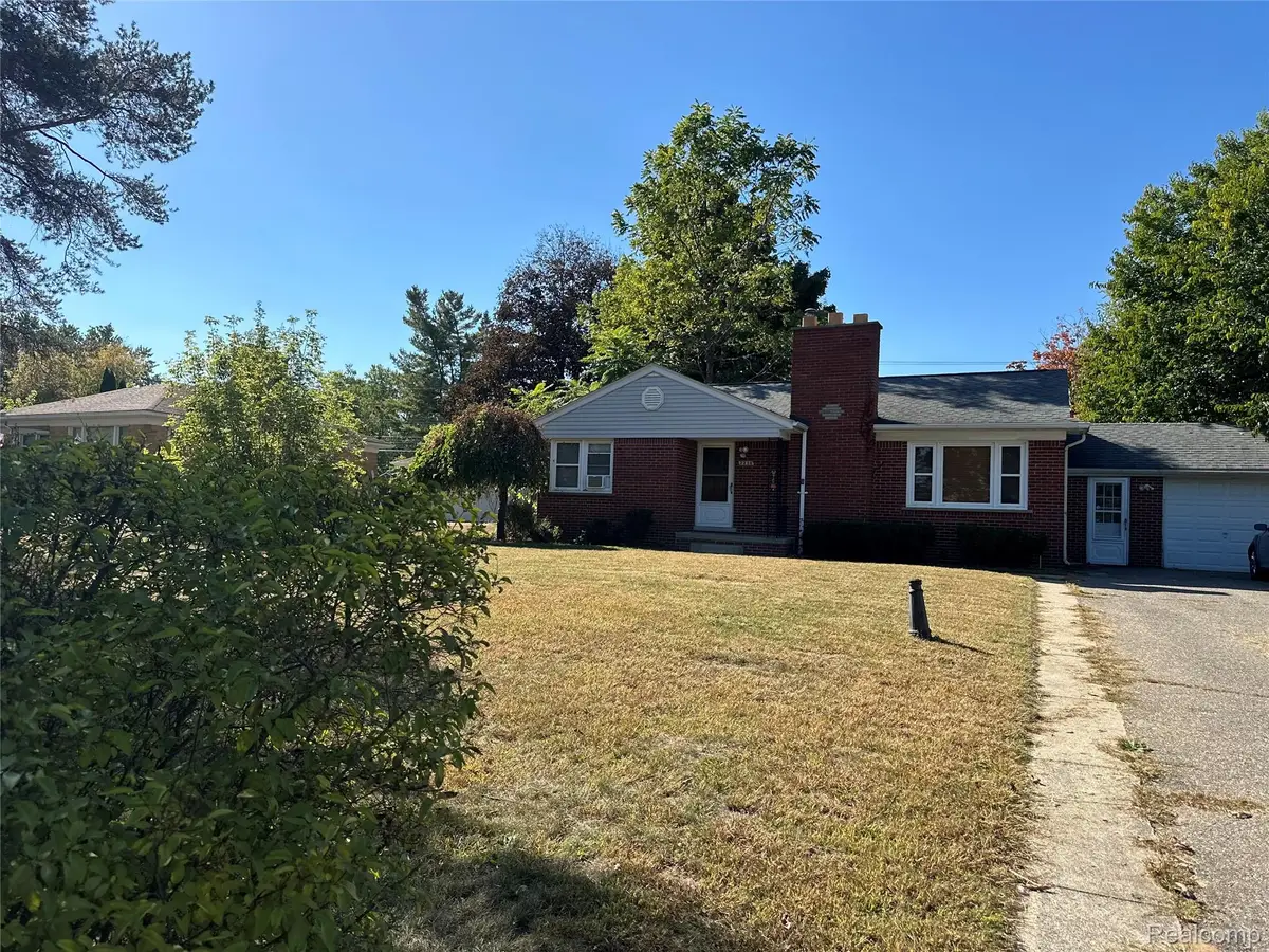 2216 Middlebelt Road, West Bloomfield, MI 48324 - Image #1