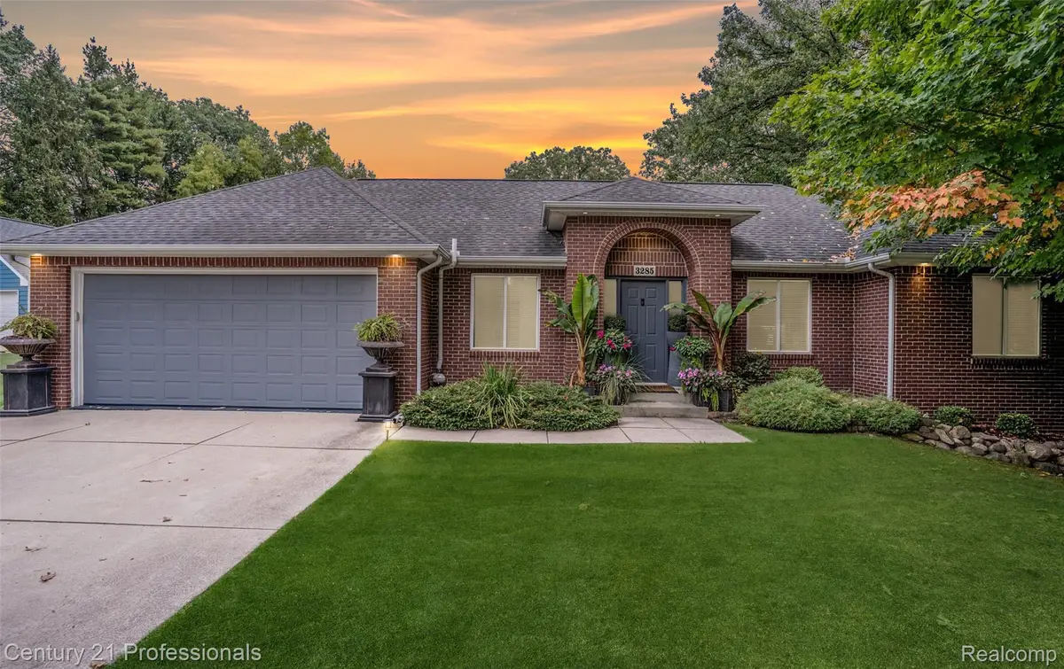 3285 Norton Lawn Drive, Rochester Hills, MI 48307 - Image #1