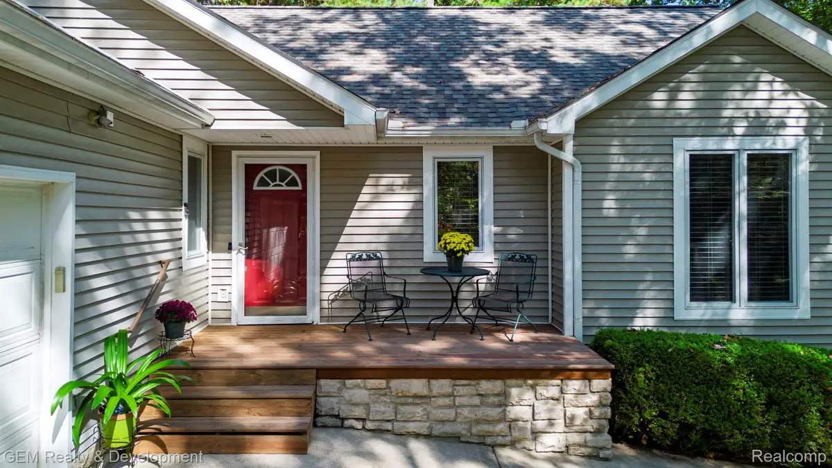 925 Sarah Road, Pinckney, MI 48169 - Image #1