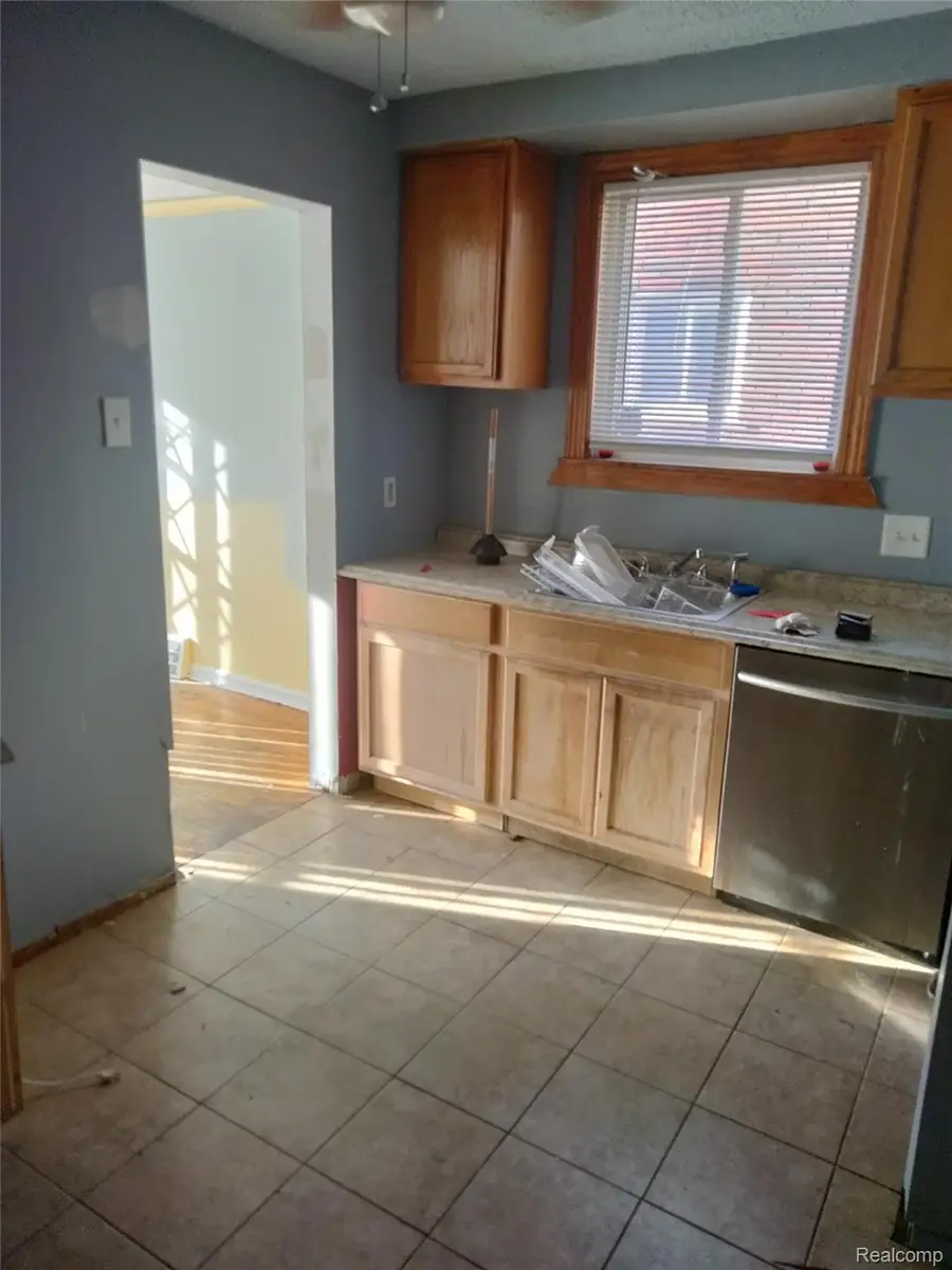 9234 Whitcomb Street, Detroit, MI 48228 - Image #3