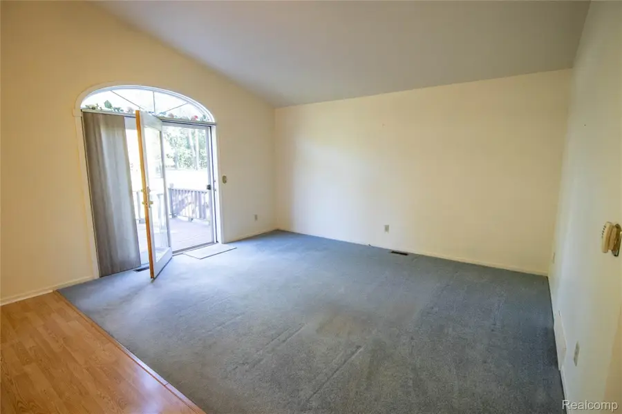 11655 Hawthorne Glen Drive, Grand Blanc, MI 48439 - Image #2