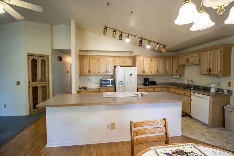 11655 Hawthorne Glen Drive, Grand Blanc, MI 48439 - Image #3