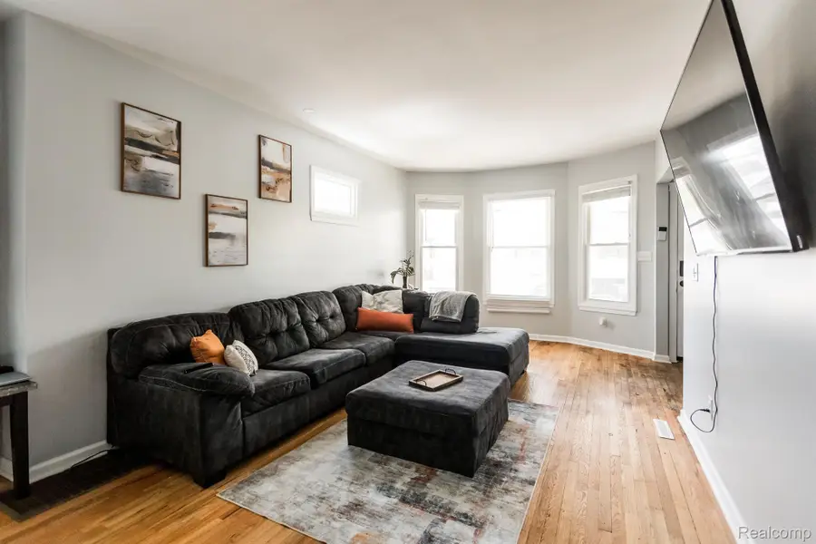 4492 Fischer Street, Detroit, MI 48214 - Image #3