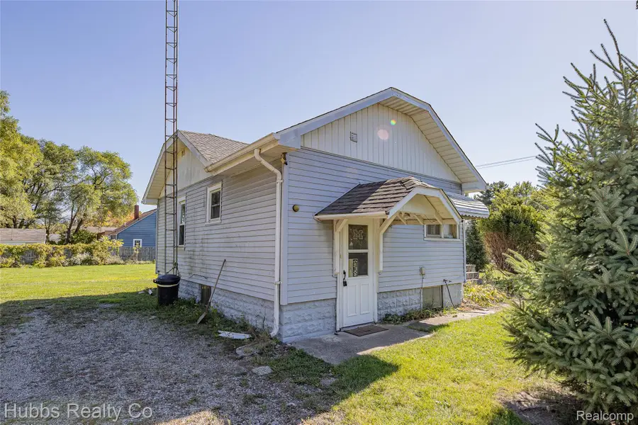 5305 Lapeer Road, Burton, MI 48509 - Image #2