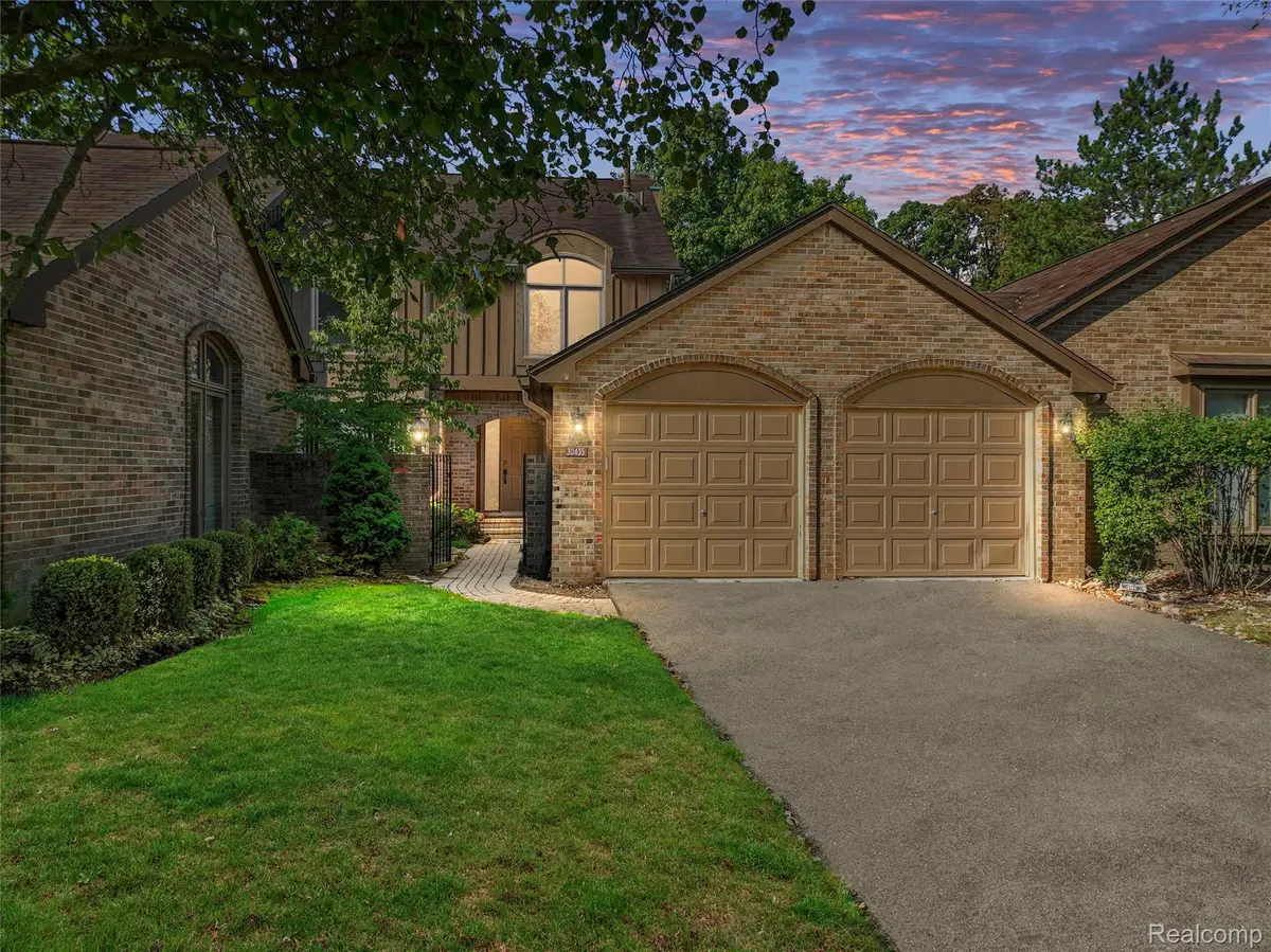 30435 Oakview Way, Bingham Farms, MI 48025 - #1