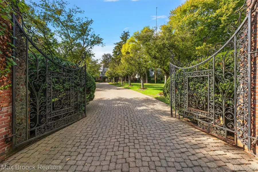 931 Vaughan Road, Bloomfield Hills, MI 48304 - Image #3