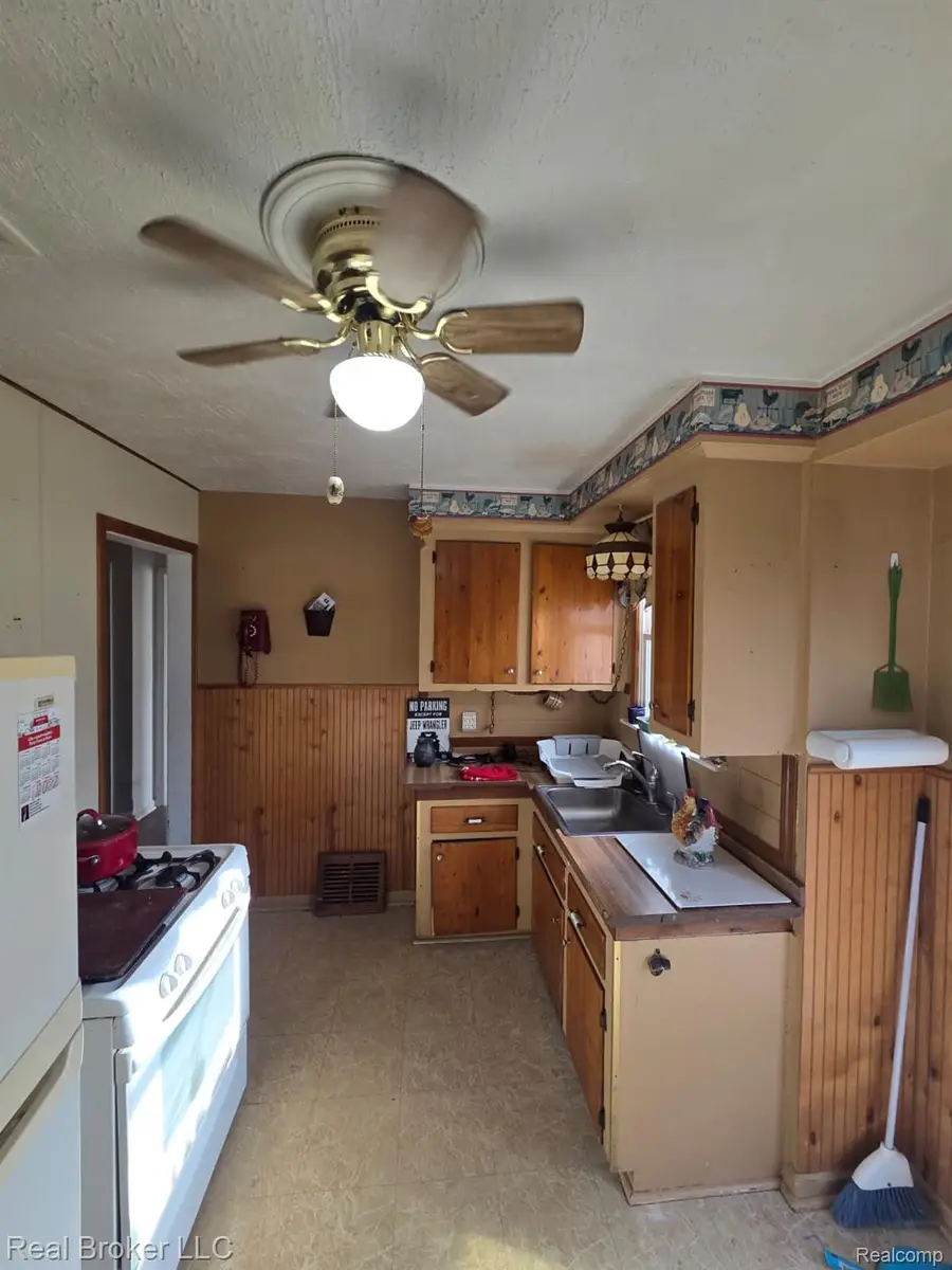 2355 Progress Avenue, Lincoln Park, MI 48146 - Image #3