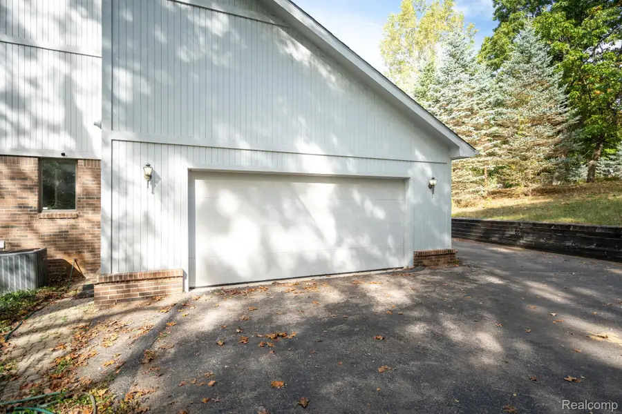 5550 N Rochester Road, Rochester, MI 48306 - Image #3