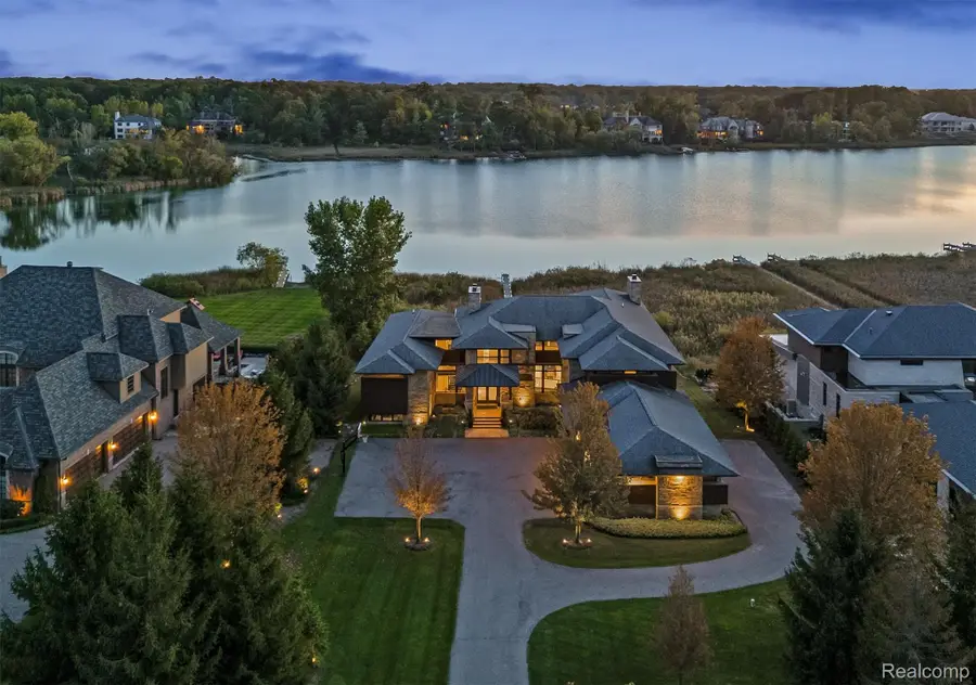 2657 Turtle Shores Drive, Bloomfield, MI 48302 - Image #2