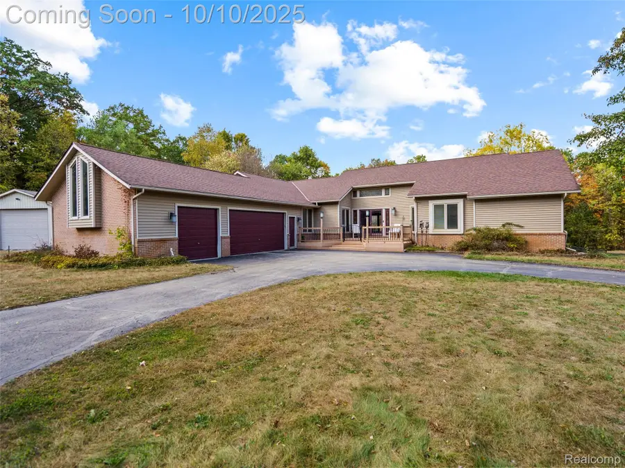 7286 Pine Knob Road, Clarkston, MI 48348 - Image #2
