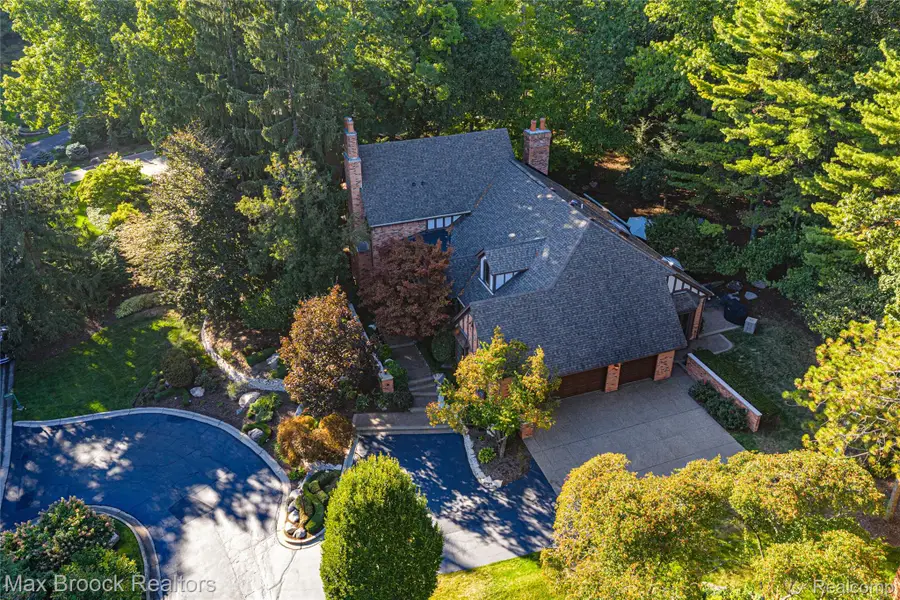 1214 Copperwood Drive, Bloomfield, MI 48302 - Image #2