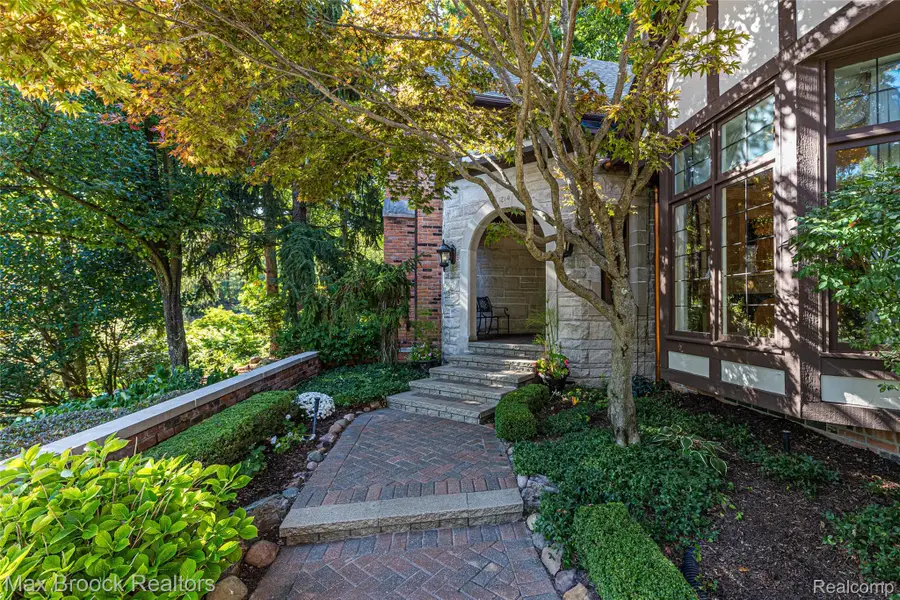 1214 Copperwood Drive, Bloomfield, MI 48302 - Image #3