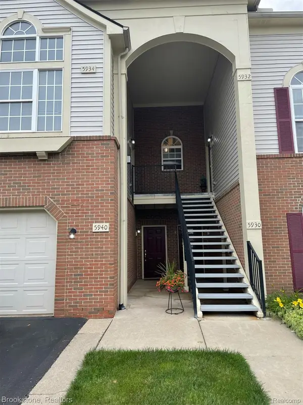 5934 E Island Drive #32, Ypsilanti, MI 48111