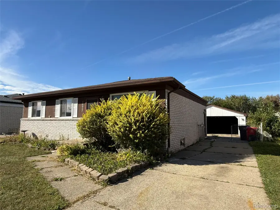 16067 Secretariat Avenue, Roseville, MI 48066 - Image #3