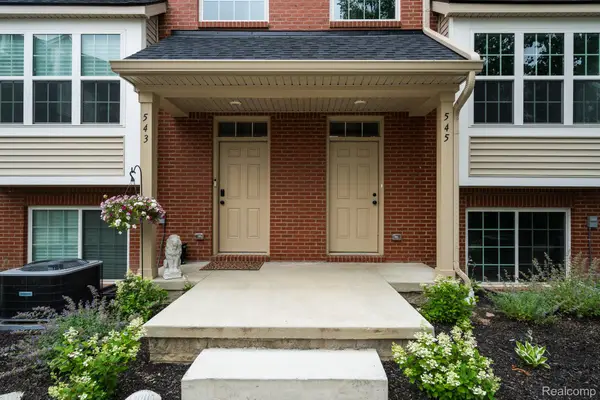 518 Village Lane, Milford, MI 48381