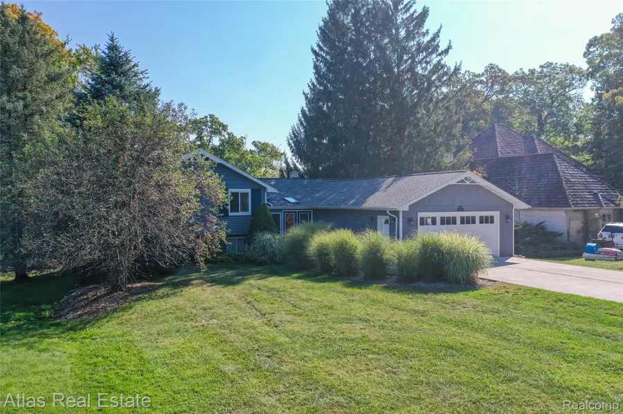 9449 Ridge Road, Goodrich, MI 48438 - Image #2