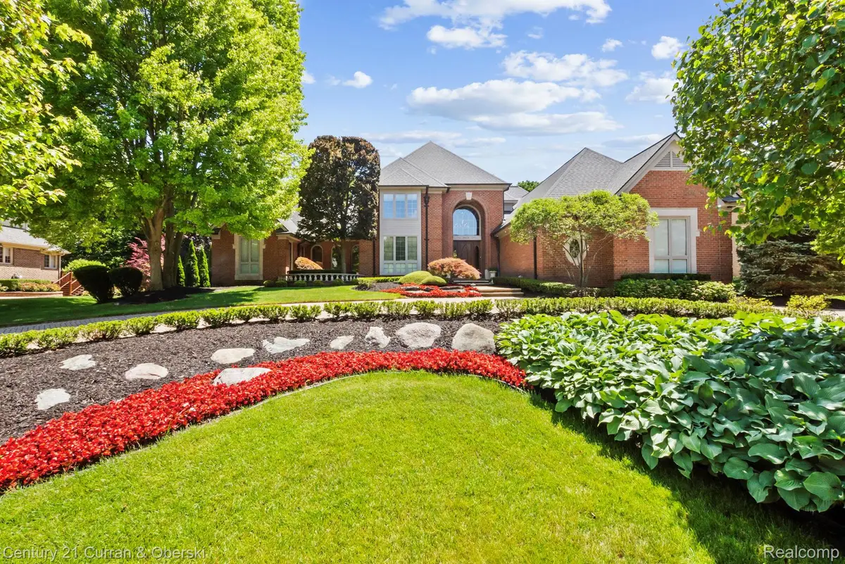 18878 Oak Leaf Lane, Northville Township, MI 48168 - Image #1