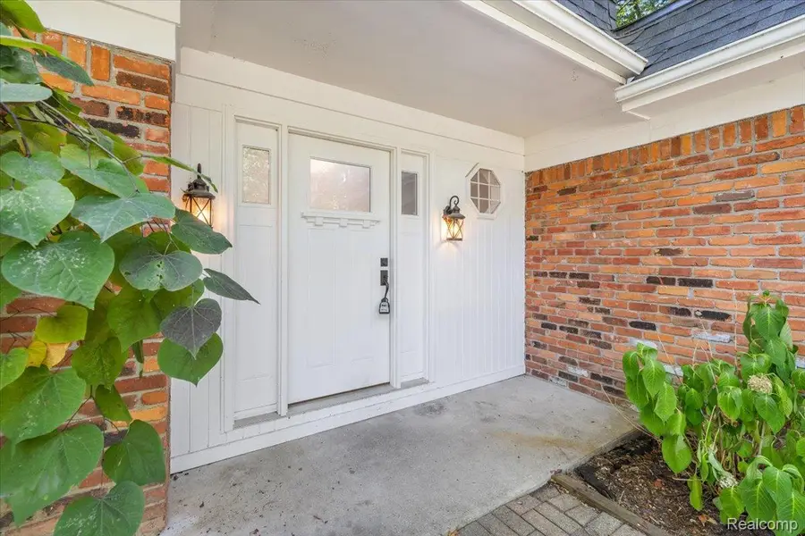 3801 Glen Hills Drive, Hartland, MI 48353 - Image #2