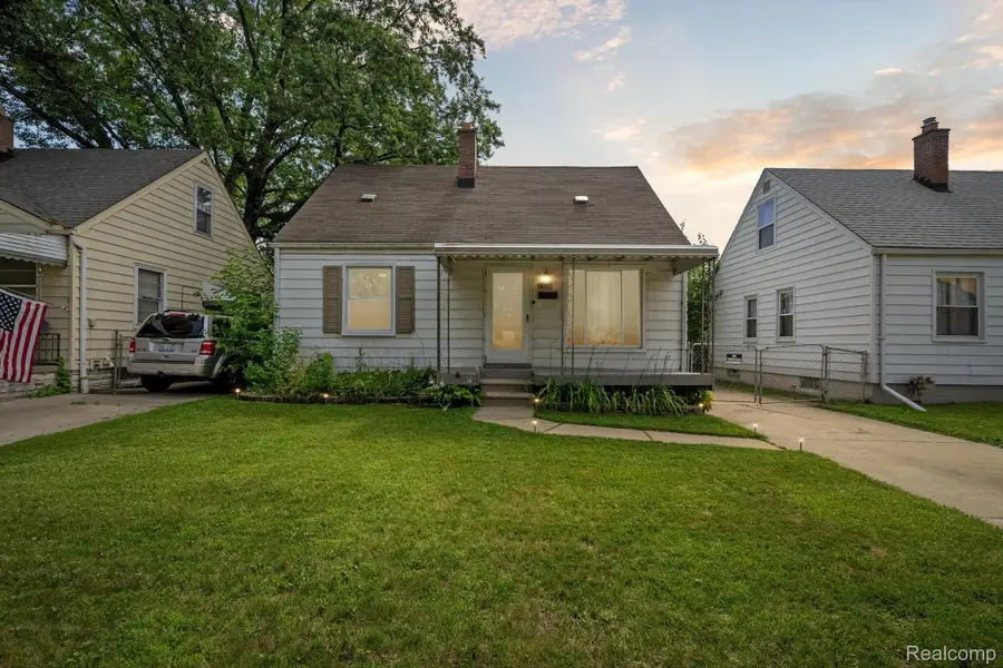 27226 Lawnwood Street, Roseville, MI 48066 - Image #2