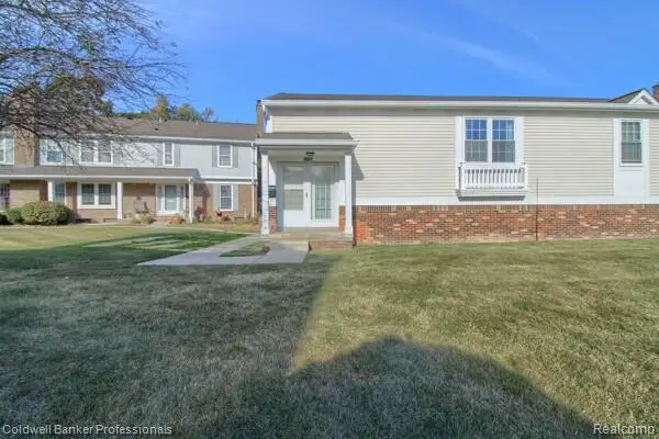 41796 Broquet Drive, Novi, MI 48167