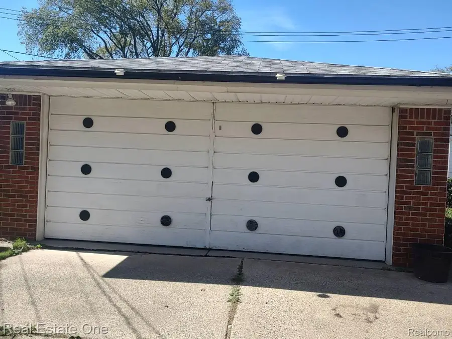 24893 Raven Avenue, Eastpointe, MI 48021 - Image #3