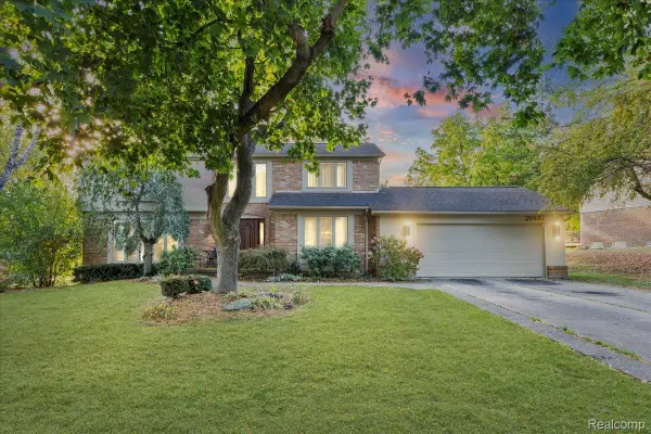 29837 High Valley Court, FarmingtonHills, MI 48331