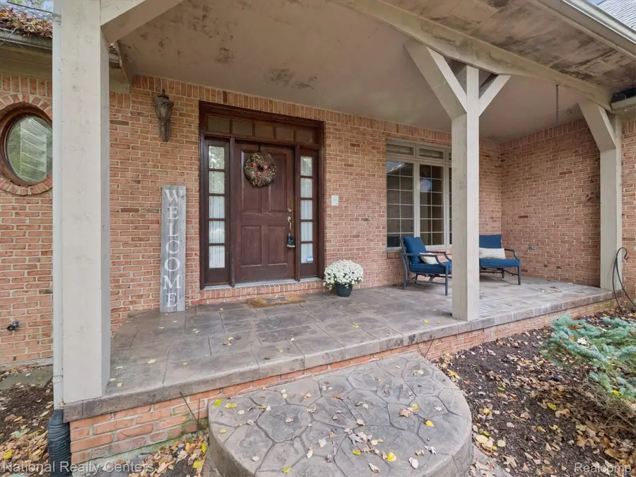 1569 Gleneagles, Highland, MI 48357 - Image #2