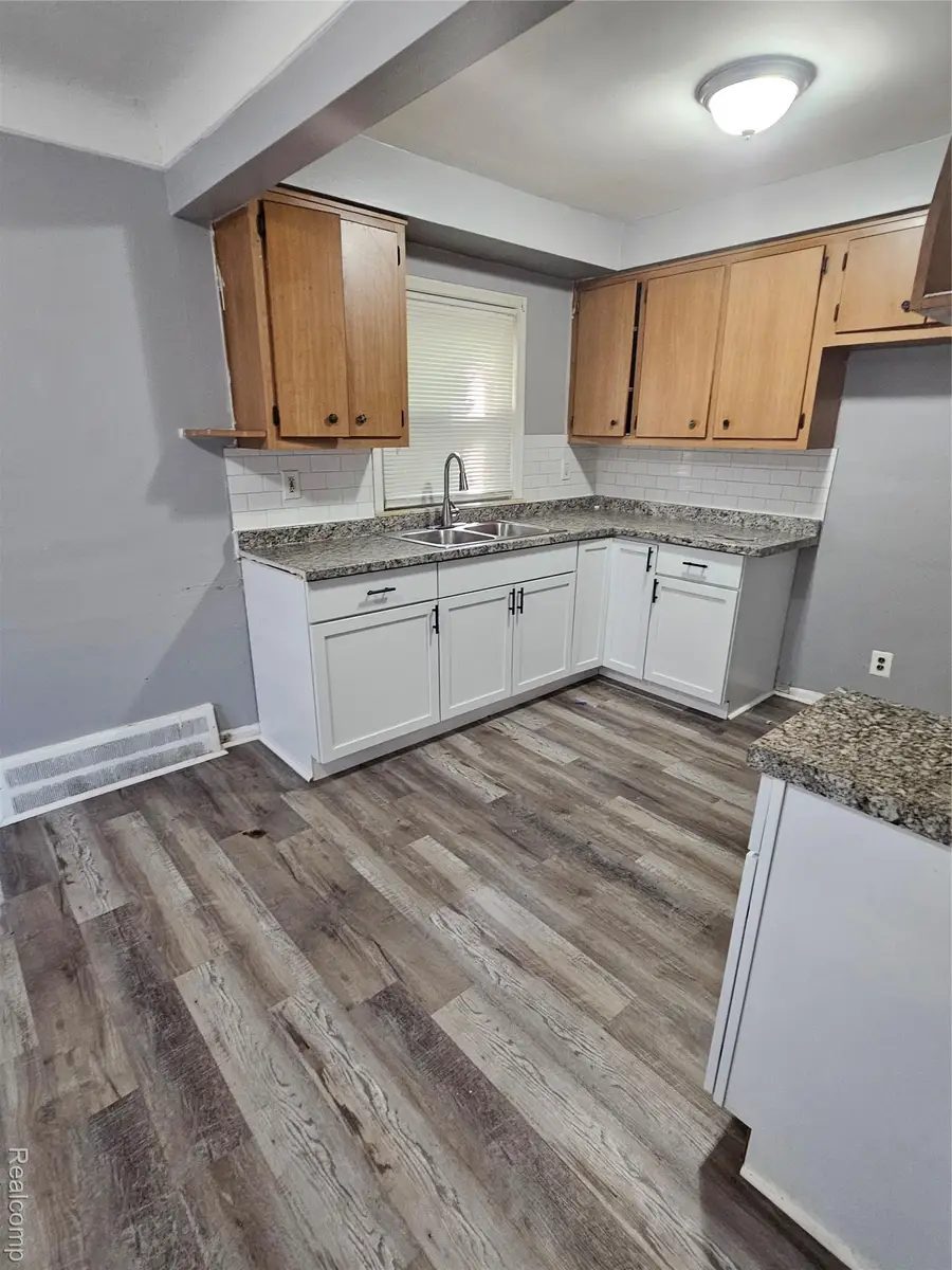 14072 Carlisle Street, Detroit, MI 48205 - Image #3