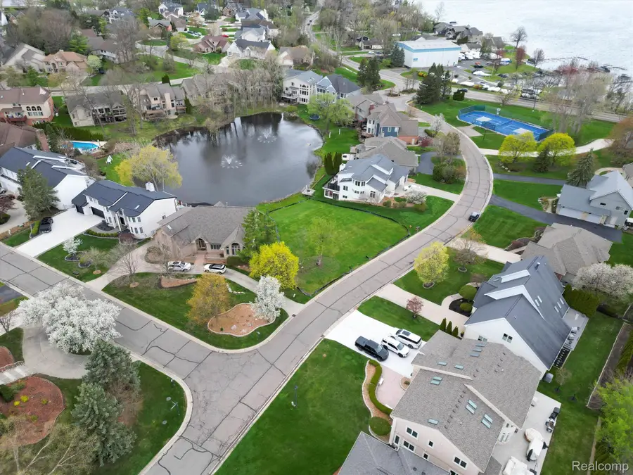 1062 Forest Bay Drive, Waterford, MI 48328 - Image #3