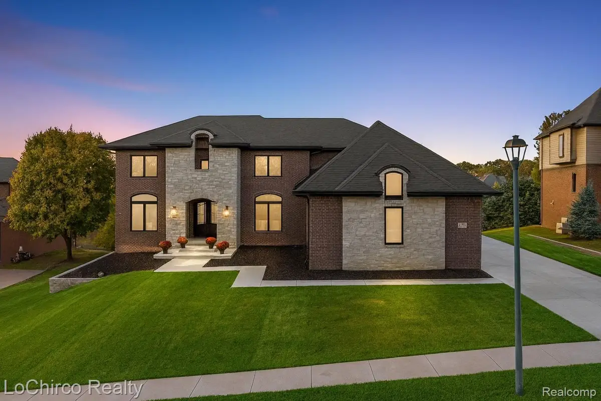 674 Springview Drive, Rochester, MI 48307 - Image #1