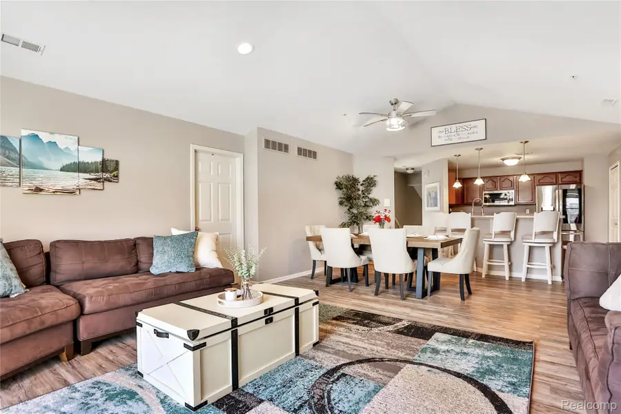 29204 April Court, Commerce, MI 48390 - Image #2