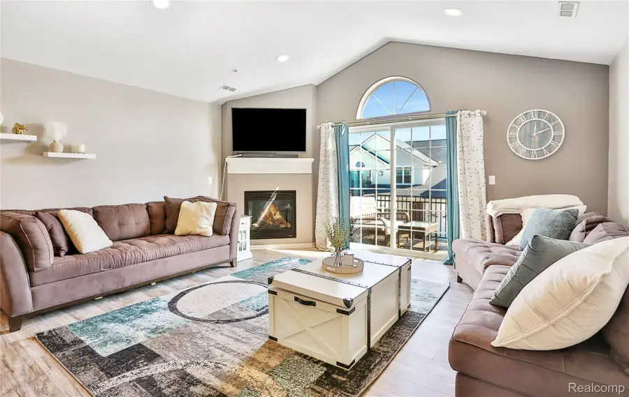 29204 April Court, Commerce, MI 48390 - Image #3