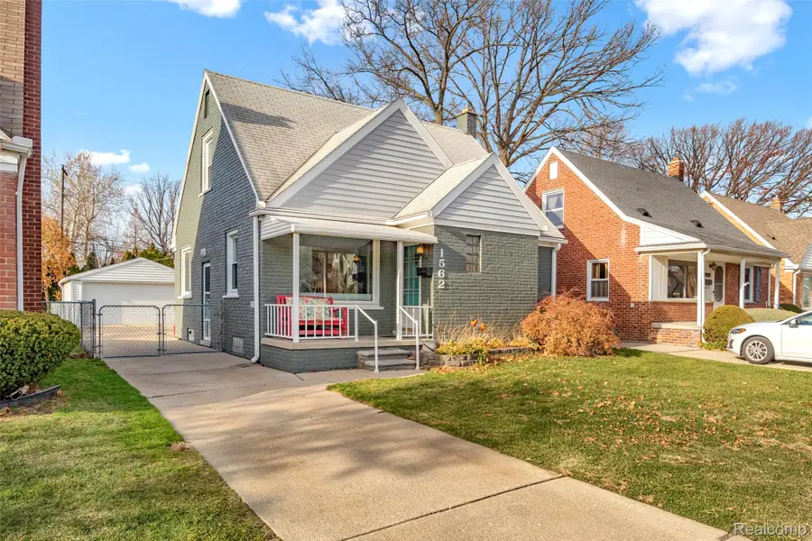 1562 Hollywood Street, Dearborn, MI 48124 - #2