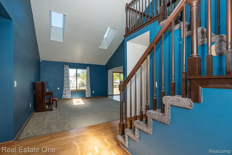 48749 Smokey Glen Court, Chesterfield Township, MI 48051 - Image #2