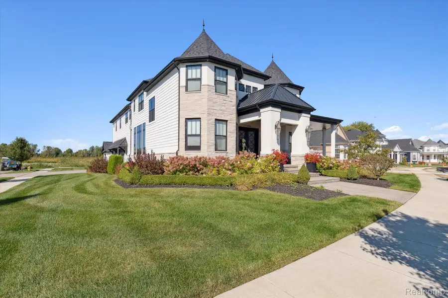 54763 Brenda Drive, Macomb, MI 48042 - Image #2