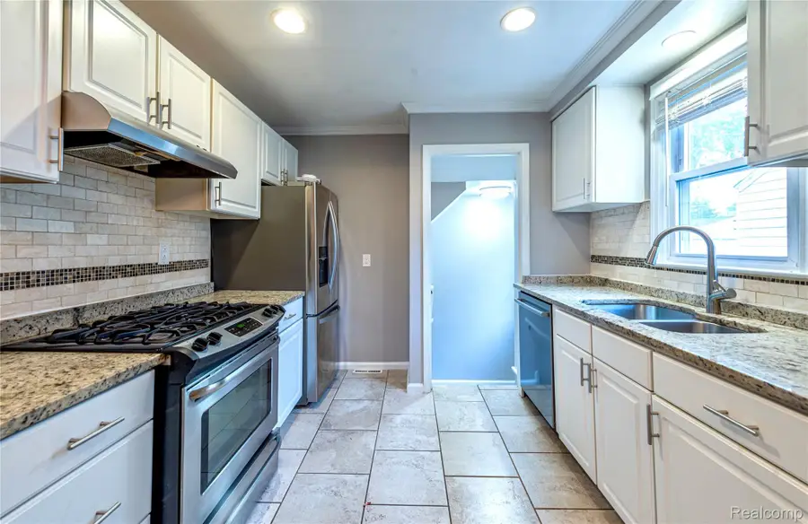 3202 N Wilson Avenue, Royal Oak, MI 48073 - Image #3