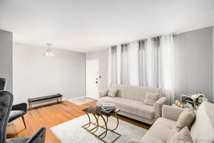 33076 Mccoy Drive Drive, Sterling Heights, MI 48312 - Image #3