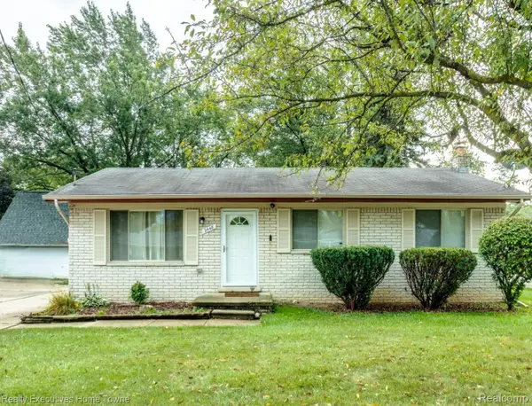 2448 Oakcrest Road, SterlingHeights, MI 48310