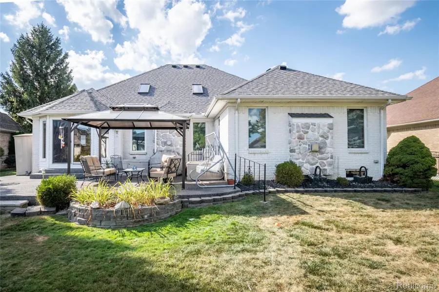 54676 Carnation Drive, Macomb, MI 48042 - Image #2