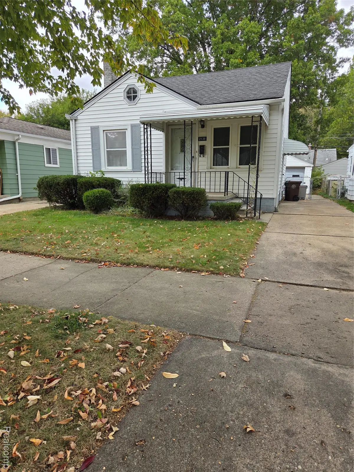 2138 Ridgemont Road, Grosse Pointe Woods, MI 48236 - Image #1