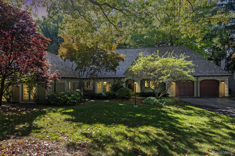 5459 Bristol Parke Drive, Clarkston, MI 48348 - Image #2