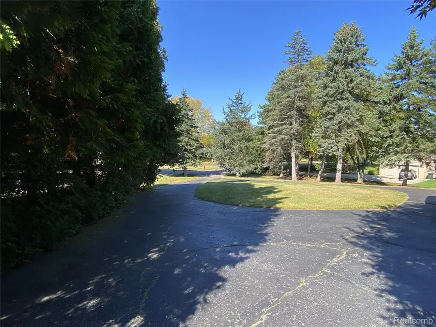 184 Shagbark Drive, Rochester Hills, MI 48309 - Image #3