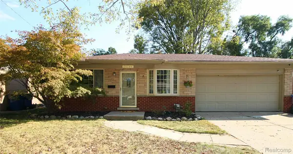 25744 Masch Avenue, Warren, MI 48091