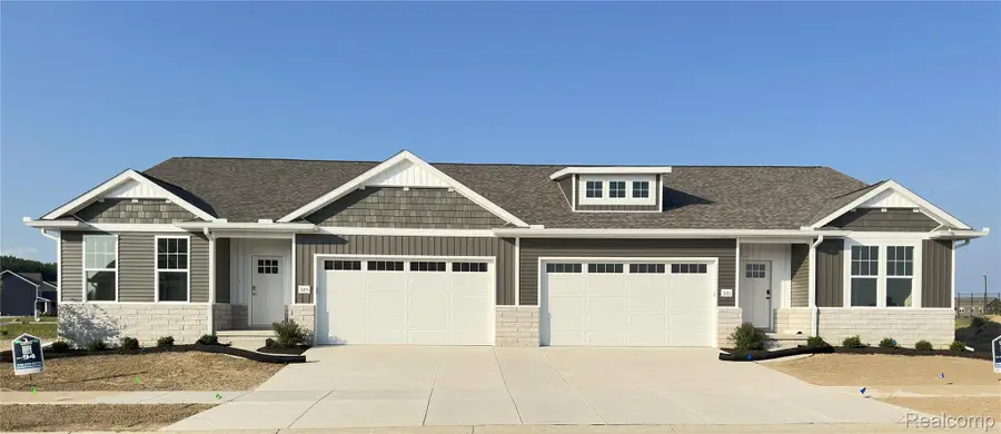 331 Mcdowell Dr, Howell, MI 48843 - Image #3