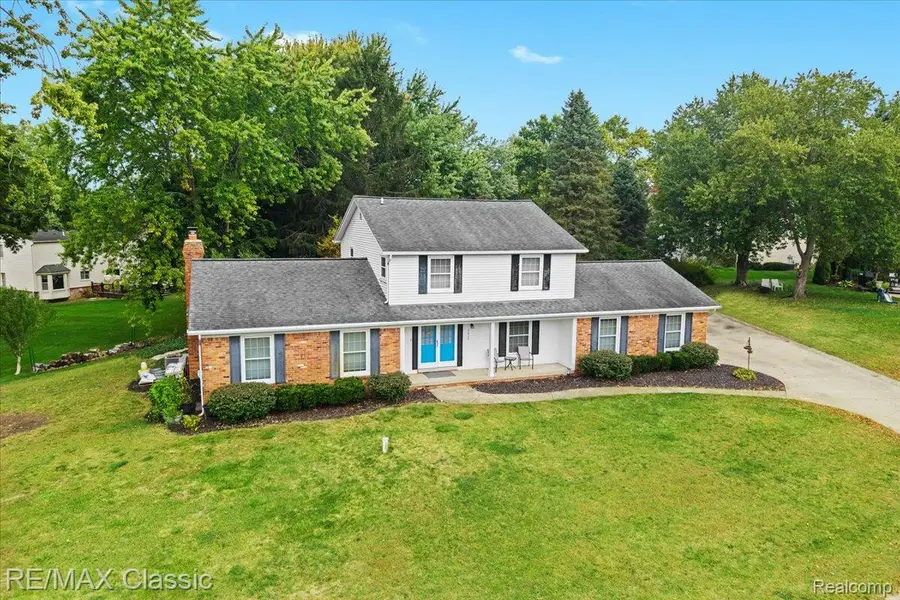 4815 Ravinewood Drive, Commerce Township, MI 48382 - Image #2