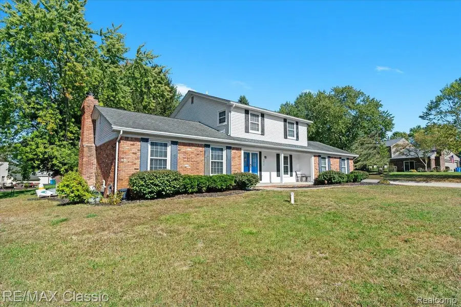 4815 Ravinewood Drive, Commerce Township, MI 48382 - Image #3