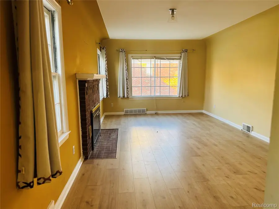 8238 Fisher Avenue, Warren, MI 48089 - Image #3